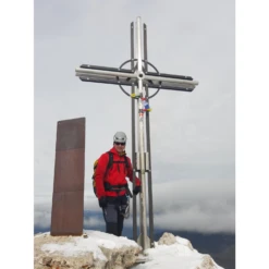 Petzl - Meteor Helmet - Climbing Helmet -Cragforce Climb Shop petzl meteor helmet kletterhelm 72fbce74dde044f1fa44c21ce904a635 1